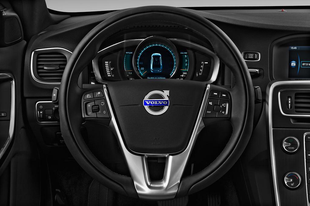 Volvo S60 (Baujahr 2014) Summum 4 Türen Lenkrad
