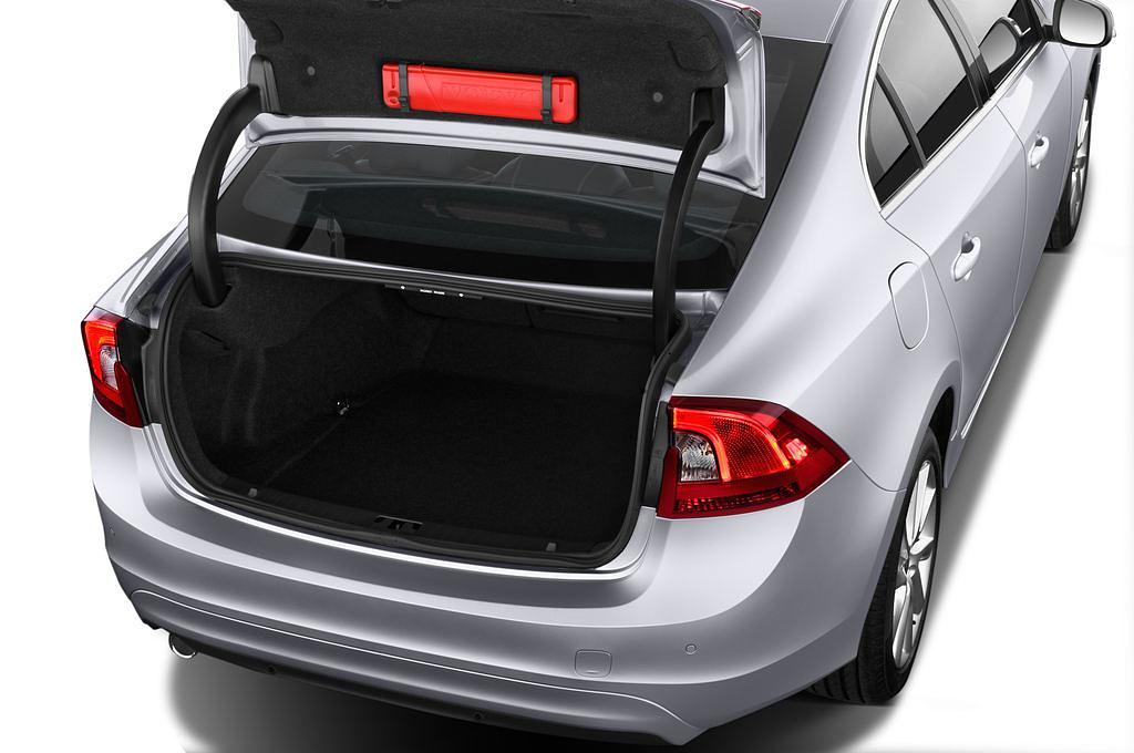Volvo S60 (Baujahr 2014) Summum 4 Türen Kofferraum