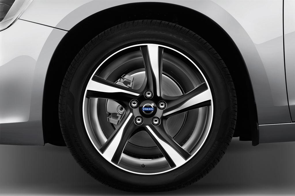 Volvo S60 (Baujahr 2016) R-Design 4 Türen Reifen und Felge