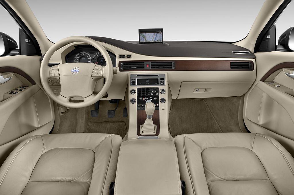 Volvo S80 (Baujahr 2011) R-design 4 Türen Cockpit und Innenraum