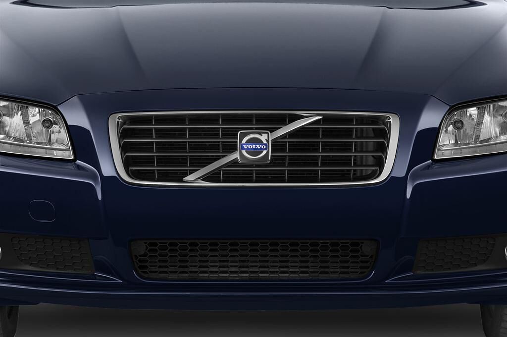 Volvo S80 (Baujahr 2011) R-design 4 Türen Kühlergrill und Scheinwerfer