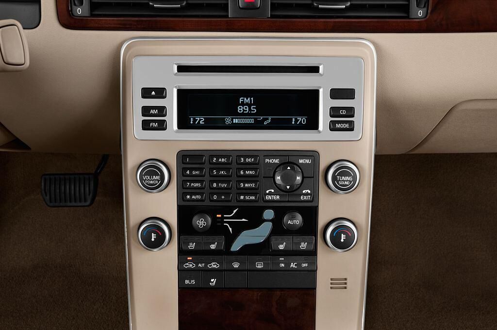 Volvo S80 (Baujahr 2012) Executive 4 Türen Radio und Infotainmentsystem