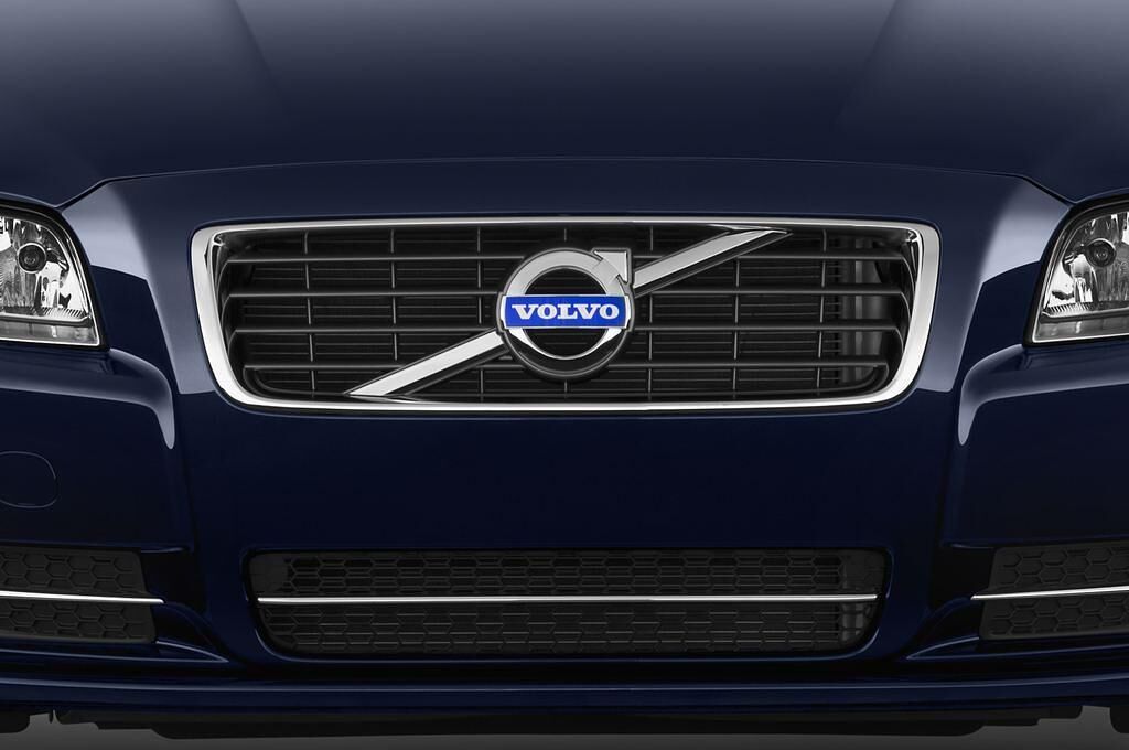 Volvo S80 (Baujahr 2012) Summum 4 Türen Kühlergrill und Scheinwerfer