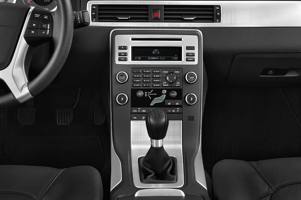 Volvo S80 (Baujahr 2012) Summum 4 Türen Mittelkonsole