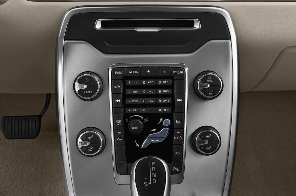 Volvo S80 (Baujahr 2014) Momentum 4 Türen Temperatur und Klimaanlage