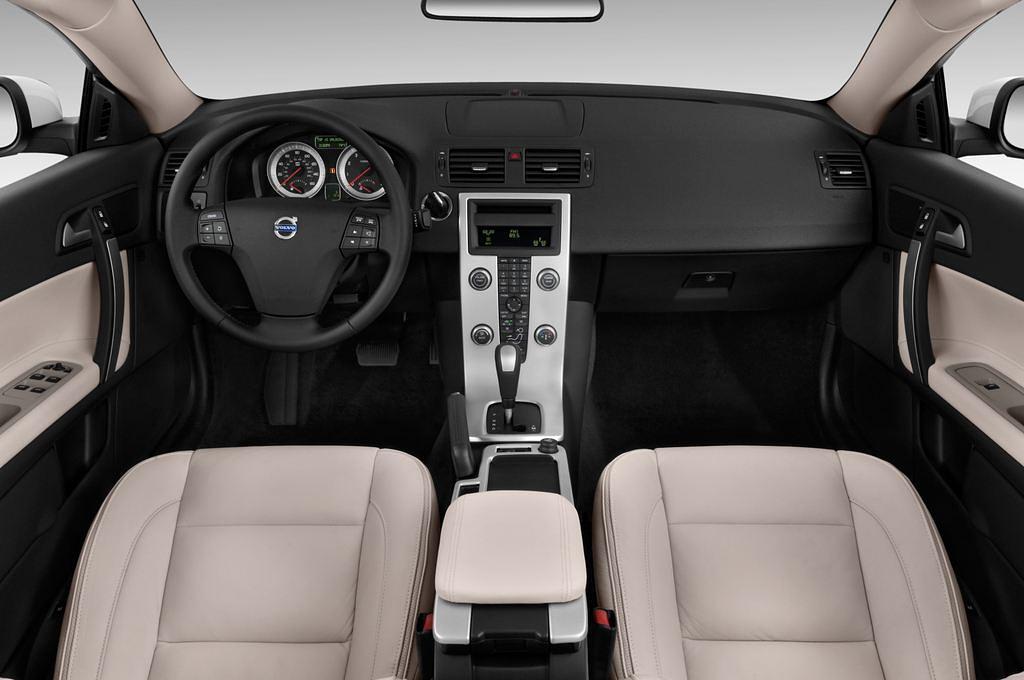 Volvo C70 (Baujahr 2011) Momentum 2 Türen Cockpit und Innenraum
