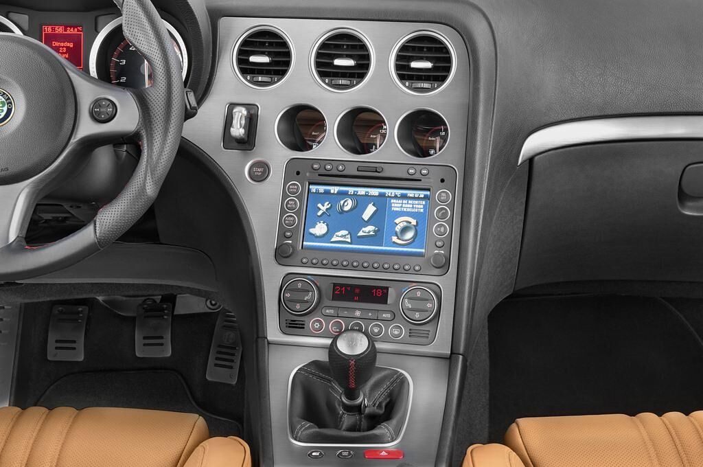 Alfa Romeo 159 (Baujahr 2011) - 4 Türen Mittelkonsole