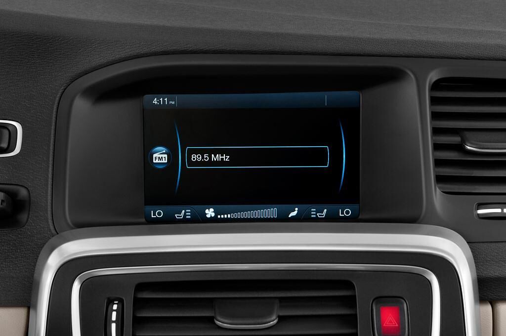 Volvo S60 (Baujahr 2011) Summum 4 Türen Radio und Infotainmentsystem