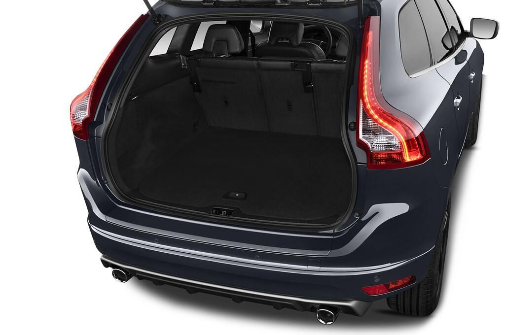 Volvo XC60 (Baujahr 2014) R-Design Summum 5 Türen Kofferraum