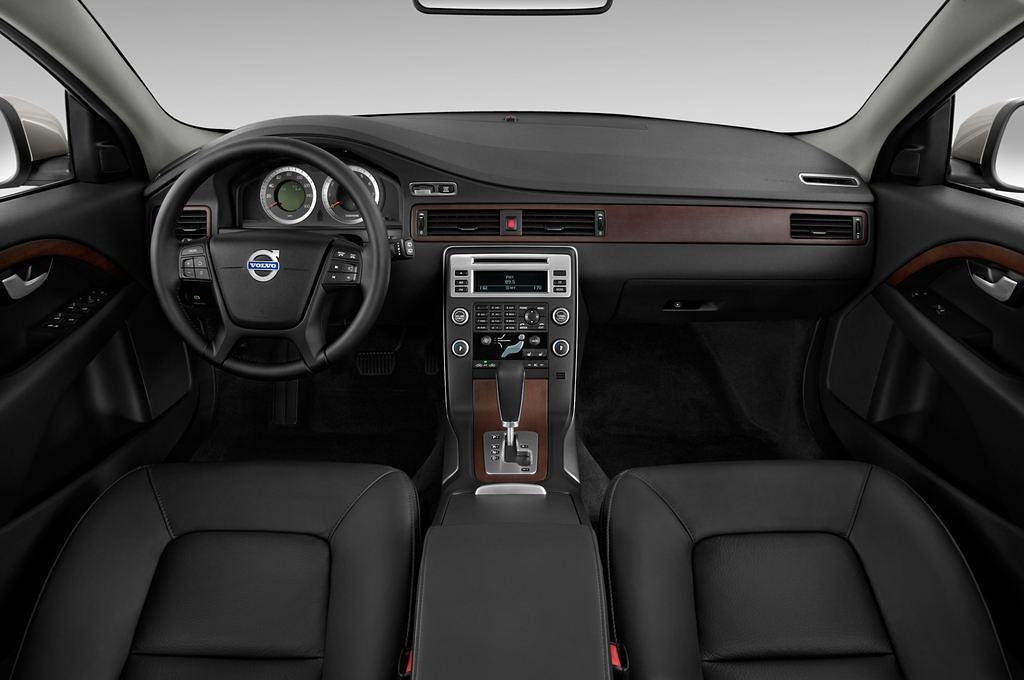 Volvo XC70 (Baujahr 2011) Kinetic 5 Türen Cockpit und Innenraum
