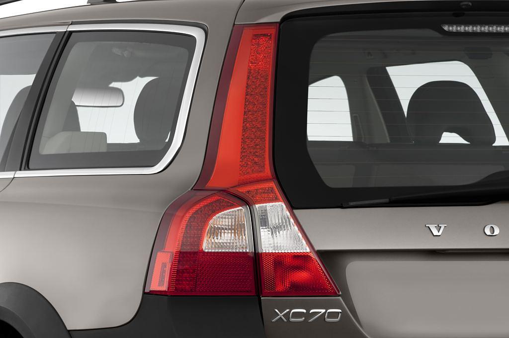 Volvo XC70 (Baujahr 2011) Momentum 5 Türen Rücklicht