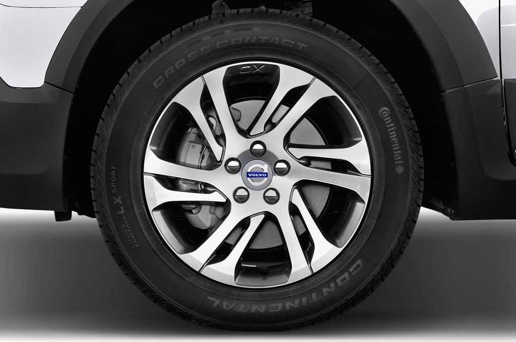 Volvo XC70 (Baujahr 2015) Momentum 5 Türen Reifen und Felge