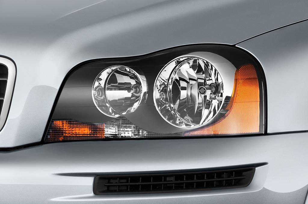 Volvo XC90 (Baujahr 2012) Summum 5 Türen Scheinwerfer