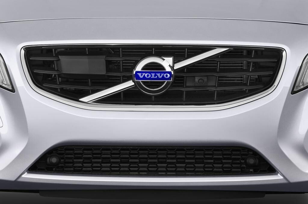Volvo V60 (Baujahr 2011) Summum 5 Türen Kühlergrill und Scheinwerfer