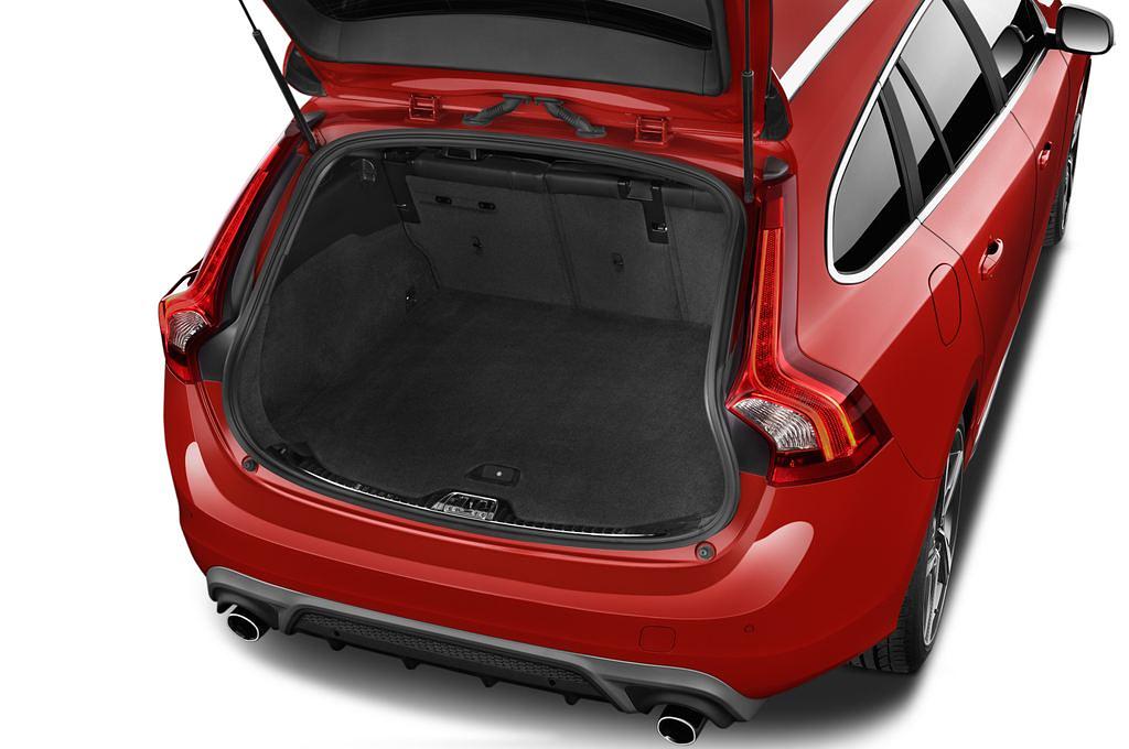 Volvo V60 (Baujahr 2015) R-Design Summum 5 Türen Kofferraum