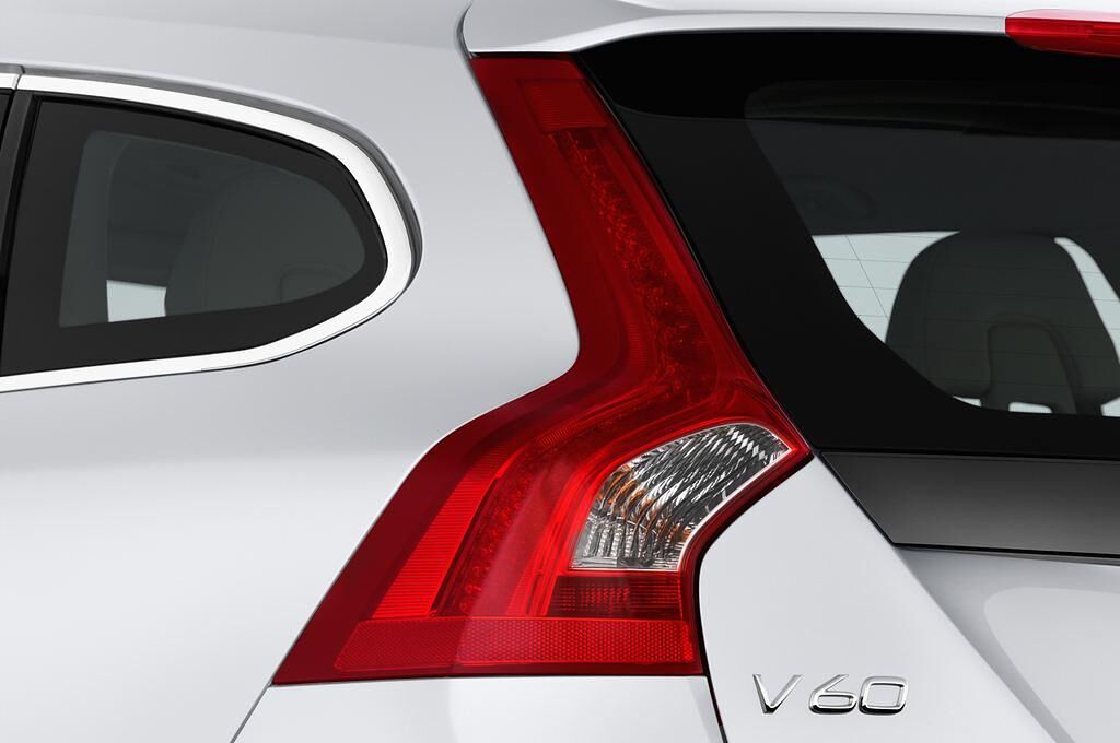 Volvo V60 (Baujahr 2016) Summum 5 Türen Rücklicht