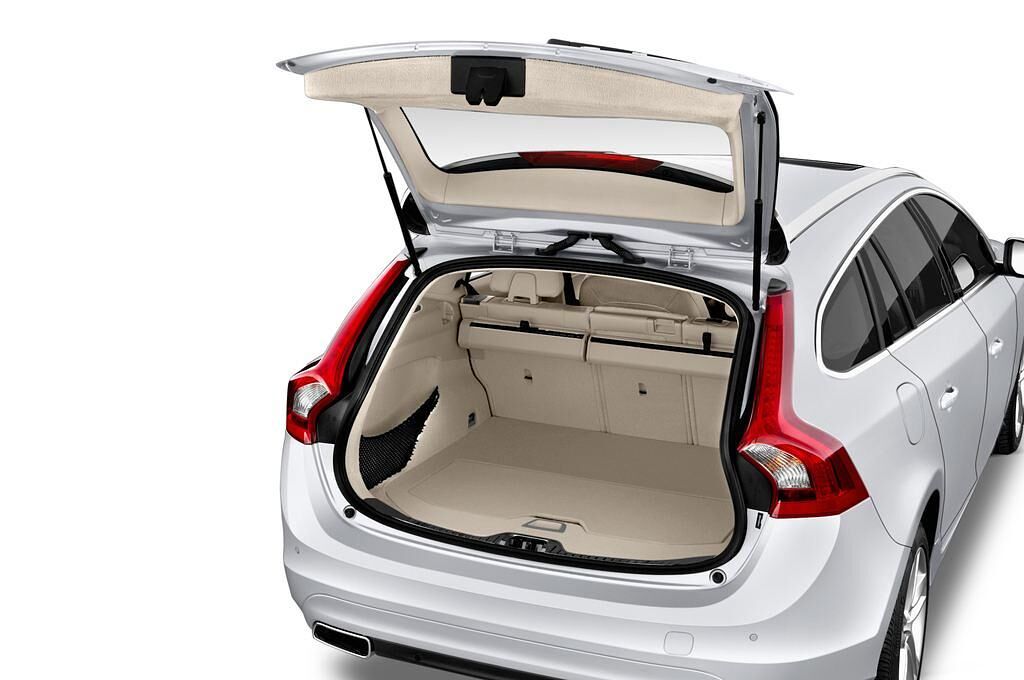 Volvo V60 (Baujahr 2016) Summum 5 Türen Kofferraum