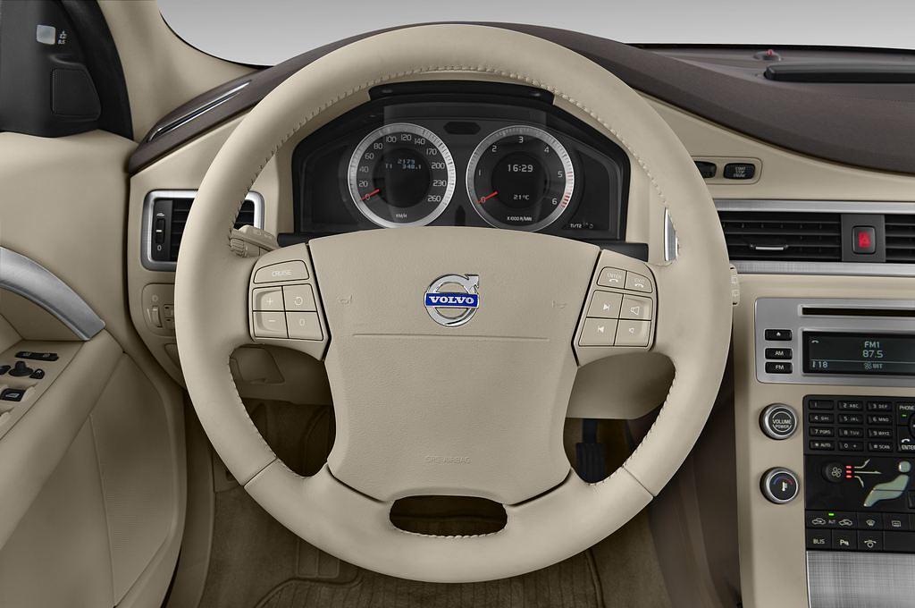 Volvo V70 (Baujahr 2011) Kinetic 5 Türen Lenkrad