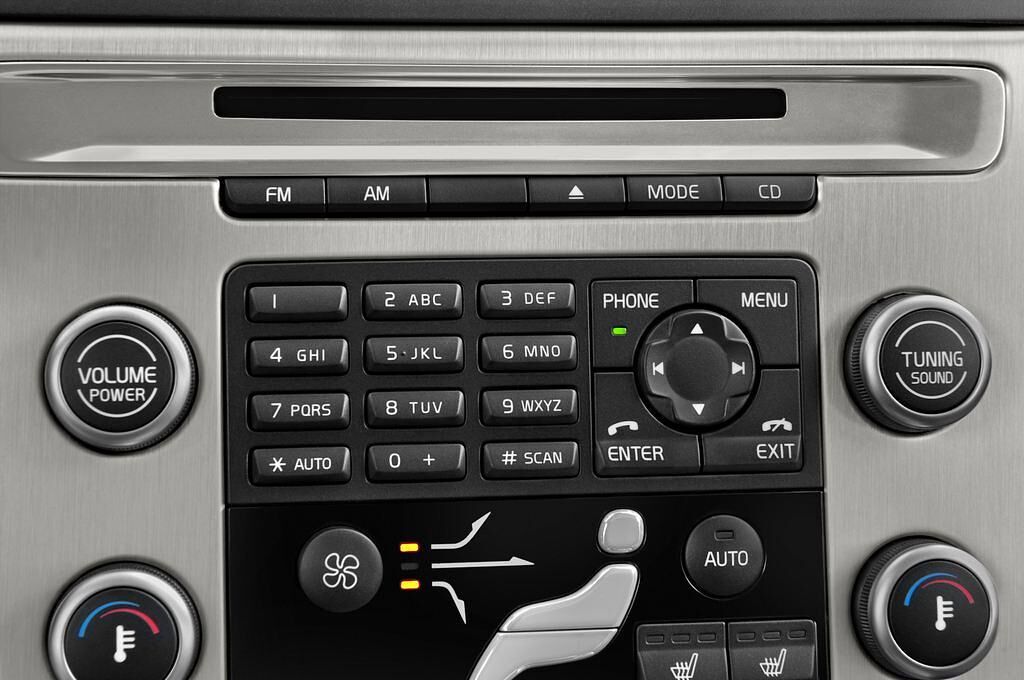 Volvo XC60 (Baujahr 2010) Kinetic 5 Türen Radio und Infotainmentsystem