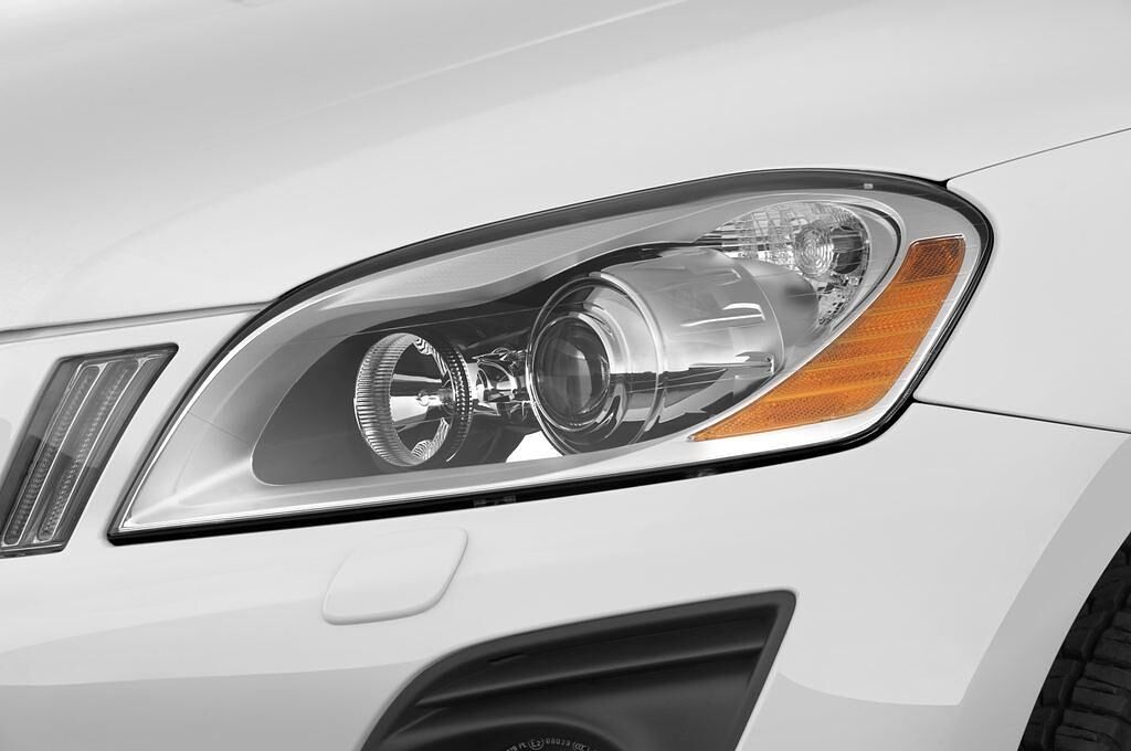 Volvo XC60 (Baujahr 2010) Kinetic 5 Türen Scheinwerfer