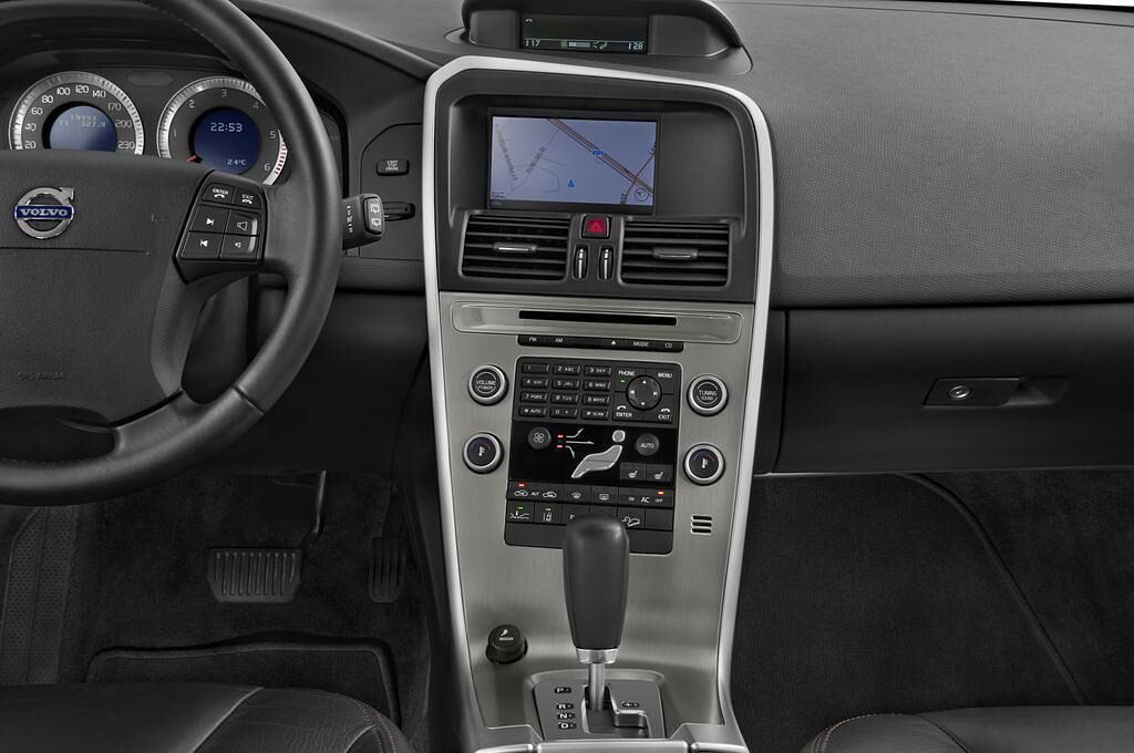 Volvo XC60 (Baujahr 2010) Kinetic 5 Türen Mittelkonsole
