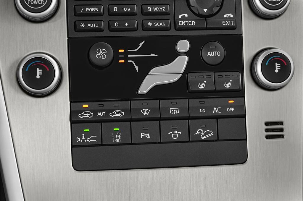 Volvo XC60 (Baujahr 2010) Kinetic 5 Türen Temperatur und Klimaanlage