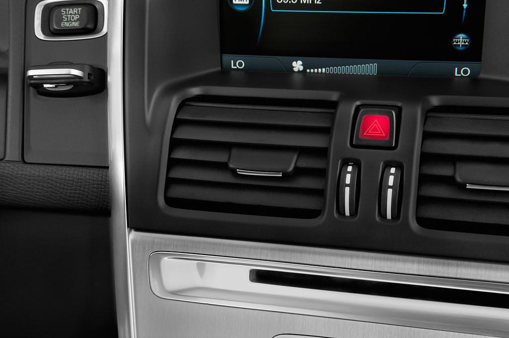 Volvo XC60 (Baujahr 2013) Kinetic 5 Türen Lüftung