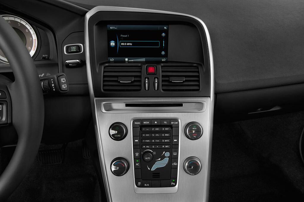 Volvo XC60 (Baujahr 2013) Kinetic 5 Türen Radio und Infotainmentsystem