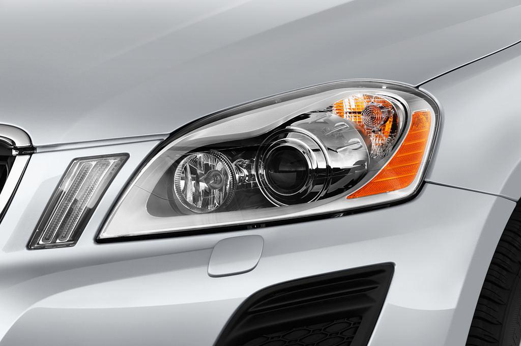 Volvo XC60 (Baujahr 2013) Kinetic 5 Türen Scheinwerfer