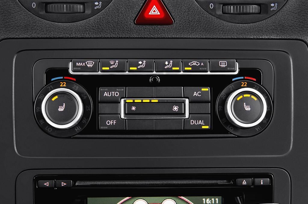 Volkswagen Caddy (Baujahr 2012) Comfortline 5 Türen Temperatur und Klimaanlage