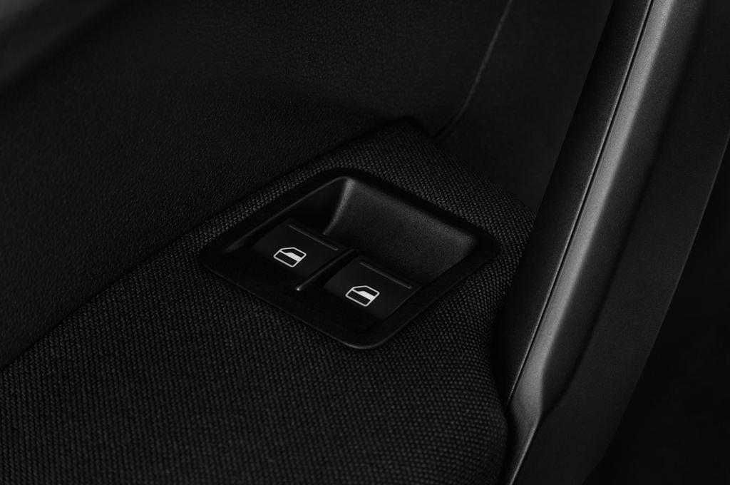 Volkswagen Caddy Maxi (Baujahr 2015) Conceptline 5 Türen Bedienungselemente Tür