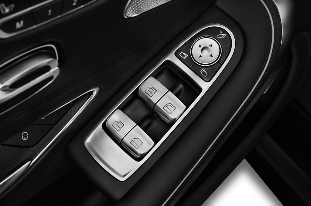 Mercedes S Class (Baujahr 2017) - 2 Türen Bedienungselemente Tür