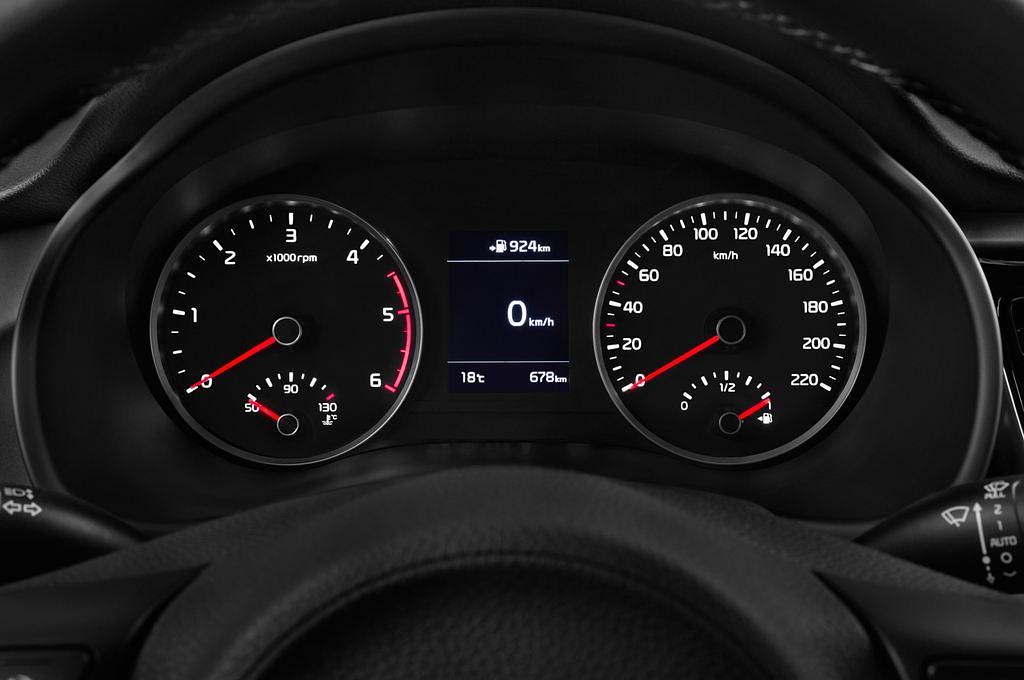 KIA Rio (Baujahr 2017) Spirit 5 Türen Tacho und Fahrerinstrumente