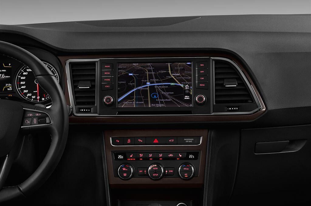 SEAT Ateca (Baujahr 2017) Xcellence 5 Türen Mittelkonsole