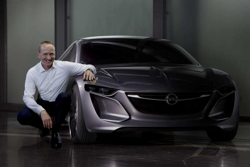 Opel Monza mit Opel-Chef Karl-Thomas Neumann