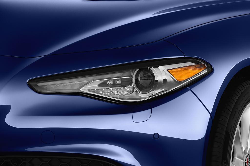 Alfa Romeo Giulia (Baujahr 2017) Super 4 Türen Scheinwerfer