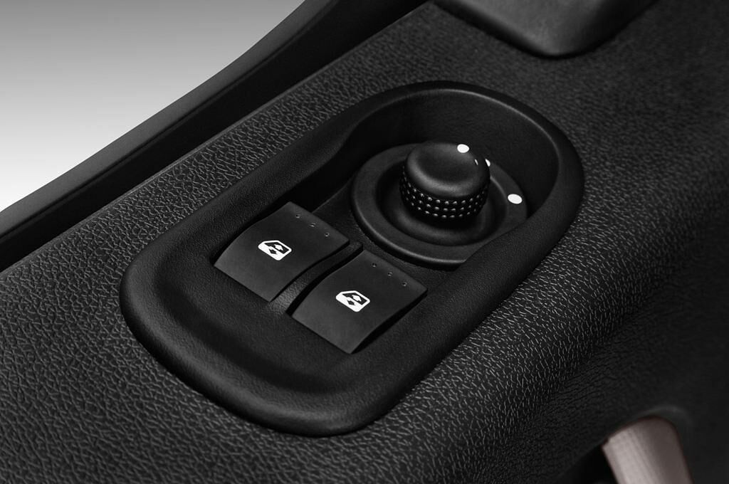 Opel Movano (Baujahr 2017) - 4 Türen Bedienungselemente Tür