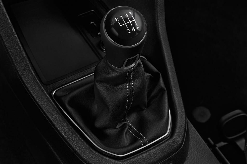 Volkswagen Caddy (Baujahr 2016) Generation Four BlueMotion Technology 4 Türen Schalthebel