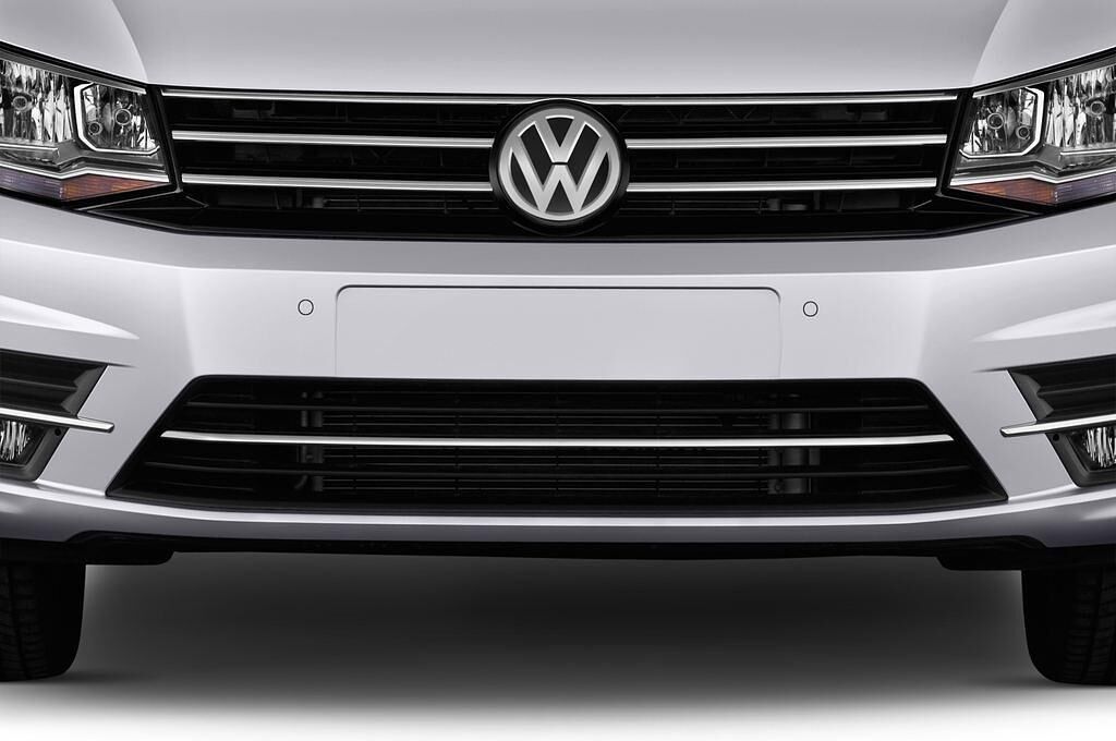 Volkswagen Caddy (Baujahr 2016) Generation Four BlueMotion Technology 4 Türen Kühlergrill und Scheinwerfer