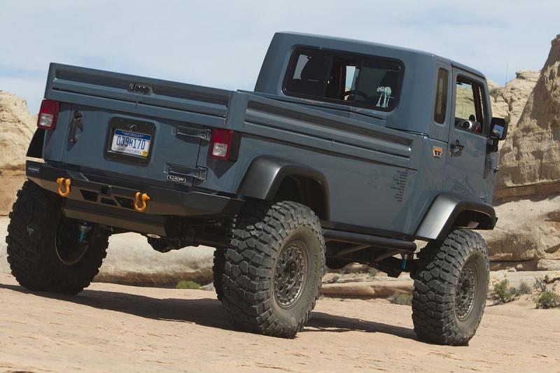Die Ladefläche des Jeep Mighty Forward Control ist 2,40 Meter lang