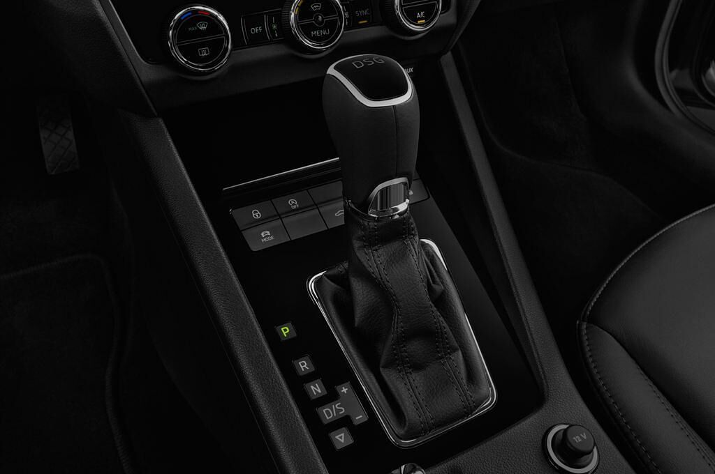 Skoda Octavia Combi (Baujahr 2017) Style 5 Türen Schalthebel