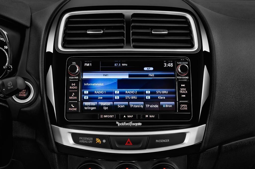 Mitsubishi ASX (Baujahr 2017) Top 5 Türen Radio und Infotainmentsystem