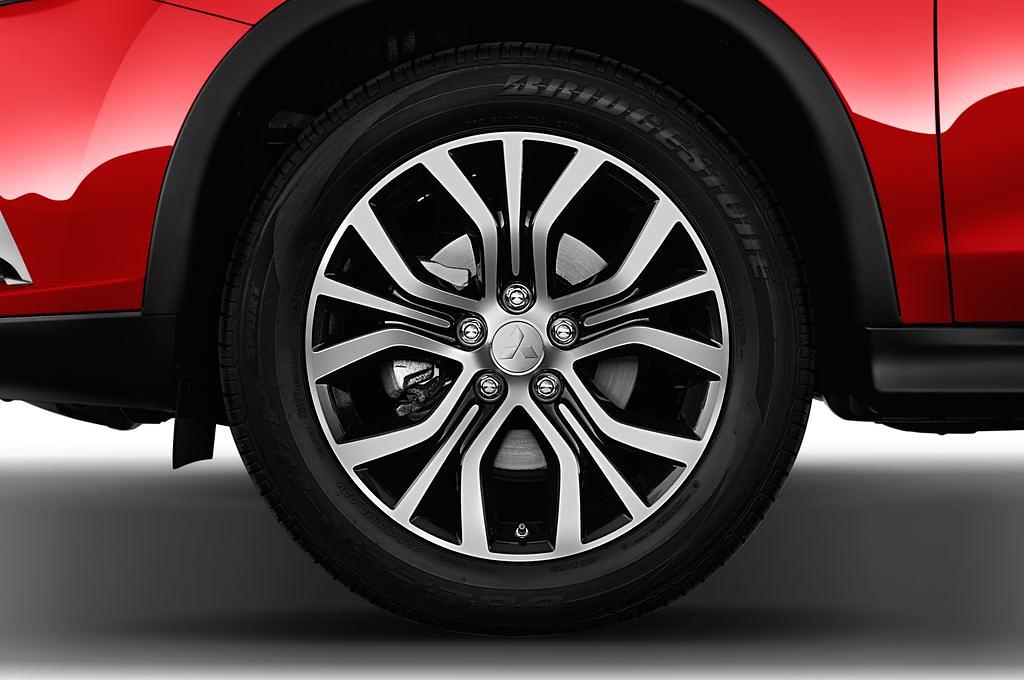 Mitsubishi ASX (Baujahr 2017) Top 5 Türen Reifen und Felge