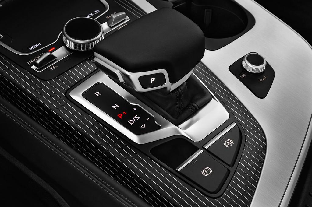 Audi Q7 e-Tron (Baujahr 2017) - 5 Türen Schalthebel