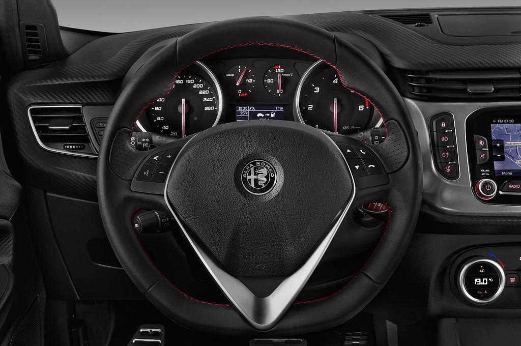 Alfa Romeo Giulietta (Baujahr 2016) Super 5 Türen Lenkrad