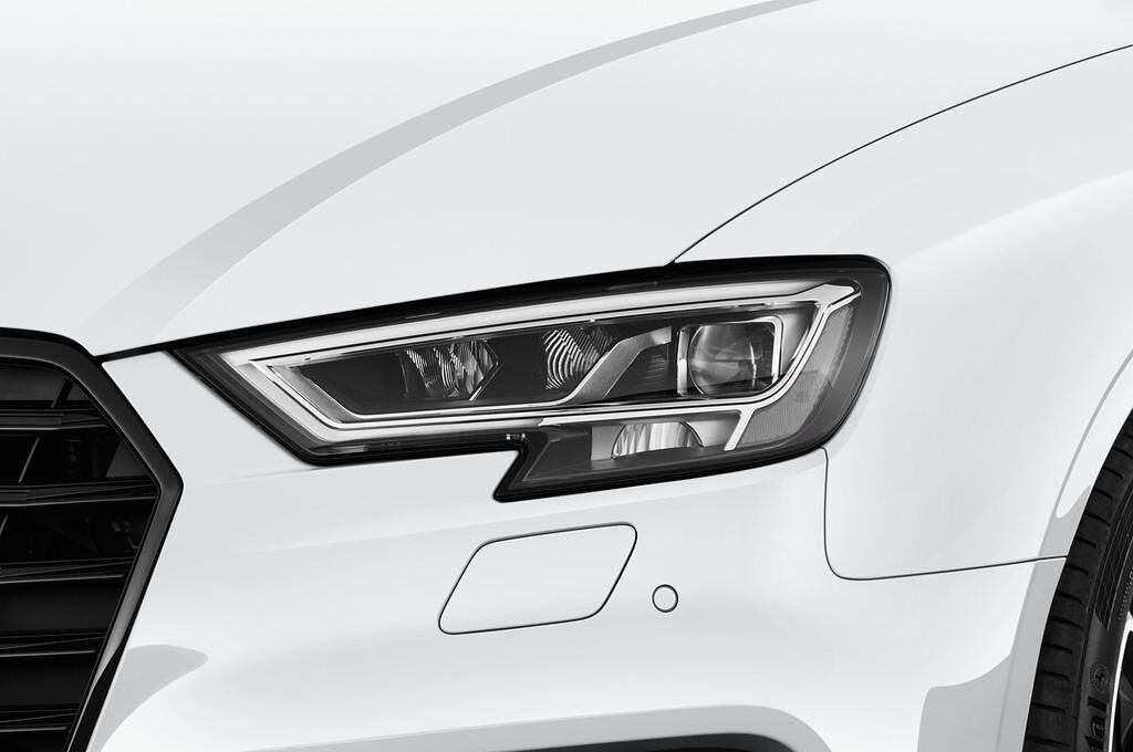 Audi S3 (Baujahr 2017) - 4 Türen Scheinwerfer