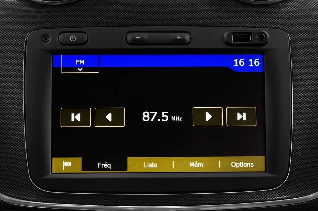 Dacia Sandero (Baujahr 2017) Laureate 5 Türen Radio und Infotainmentsystem
