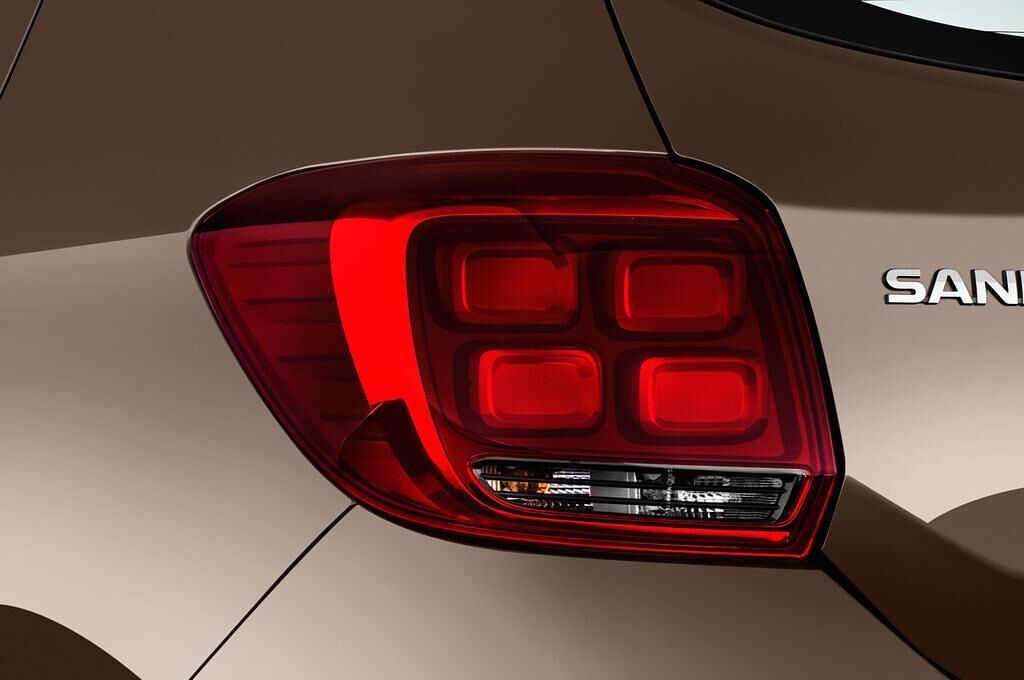 Dacia Sandero (Baujahr 2017) Laureate 5 Türen Rücklicht