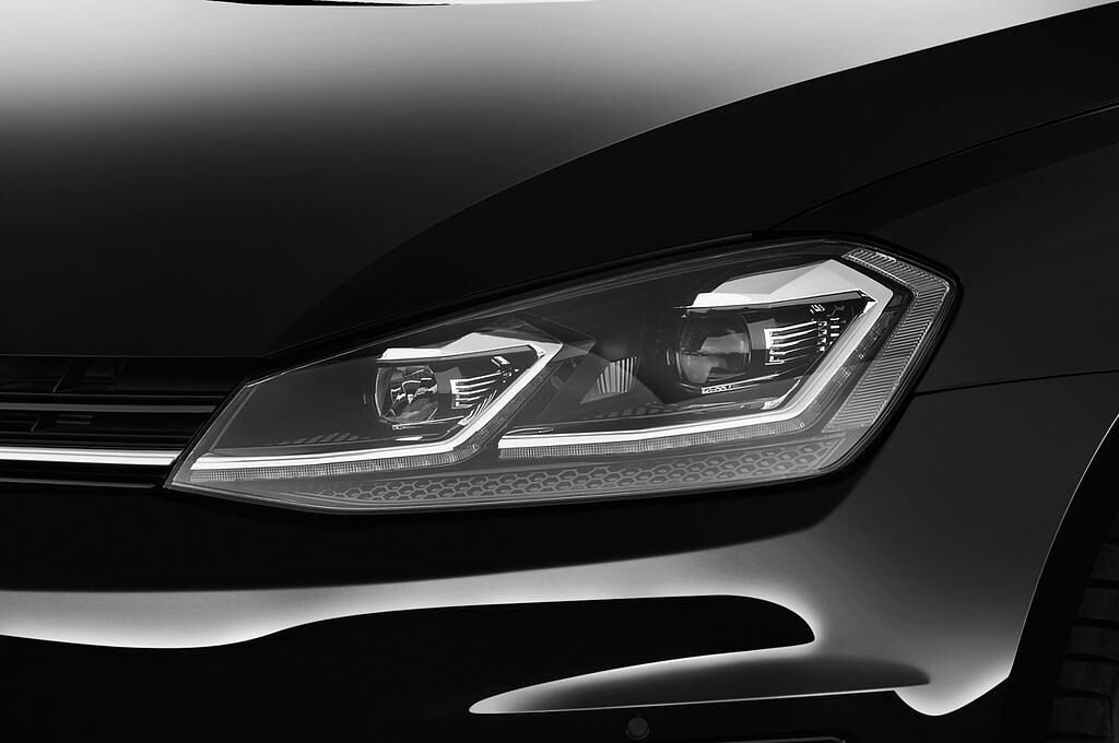 Volkswagen Golf (Baujahr 2017) Comfortline 5 Türen Scheinwerfer