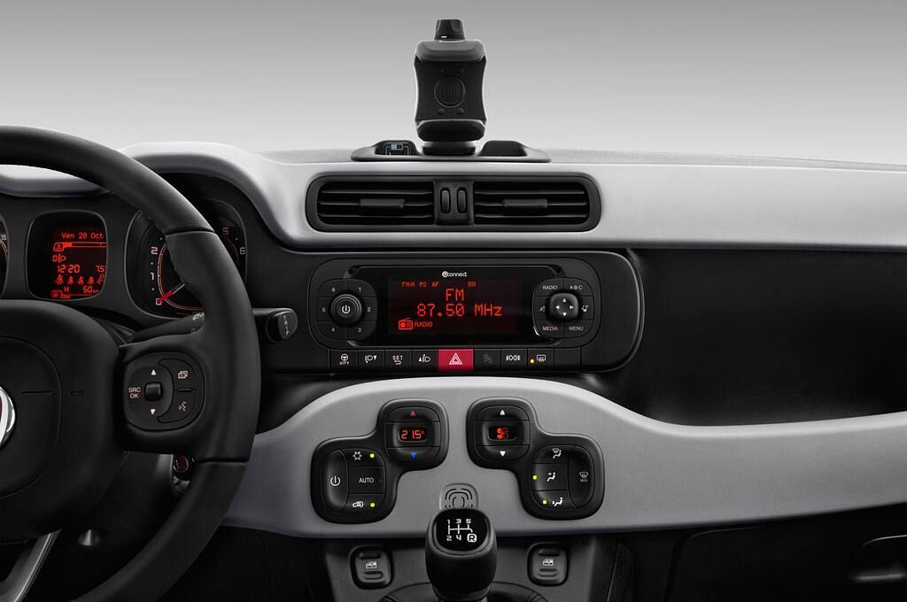 FIAT Panda (Baujahr 2017) Lounge 5 Türen Mittelkonsole